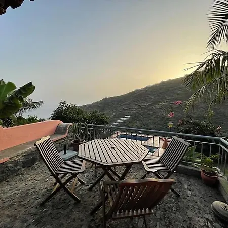 Villa Secluded W Pool, Oceanside View, 3br, 3ba *