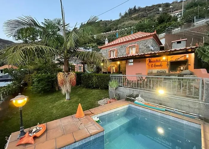 Secluded W Pool, Oceanside View, 3br, 3ba Vila Ponta do Sol (Madeira)