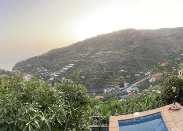 Secluded W Pool, Oceanside View, 3br, 3ba Vila