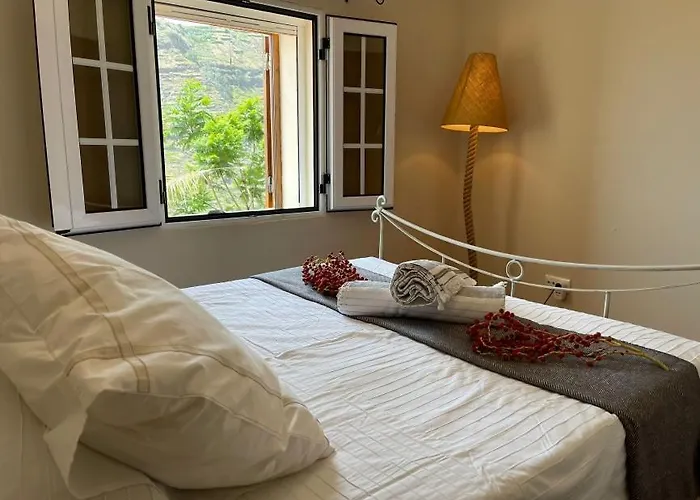 Secluded W Pool, Oceanside View, 3br, 3ba *